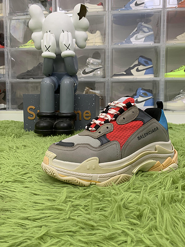OK batch Balenciaga Triple S Taupe Multi 512175 W09O2 4365