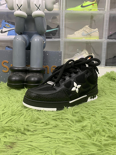 Louis Vuitton  Skate Sneaker Black White- 1AARR1