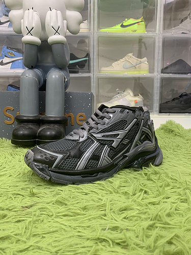 Balenciaga Runner Dark Grey——772774W3RMU1515