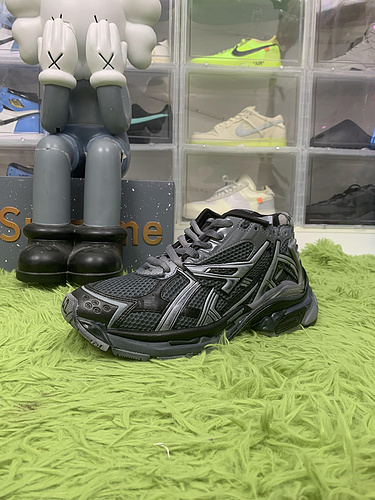Balenciaga Runner Dark Grey 772774W3RMU1515