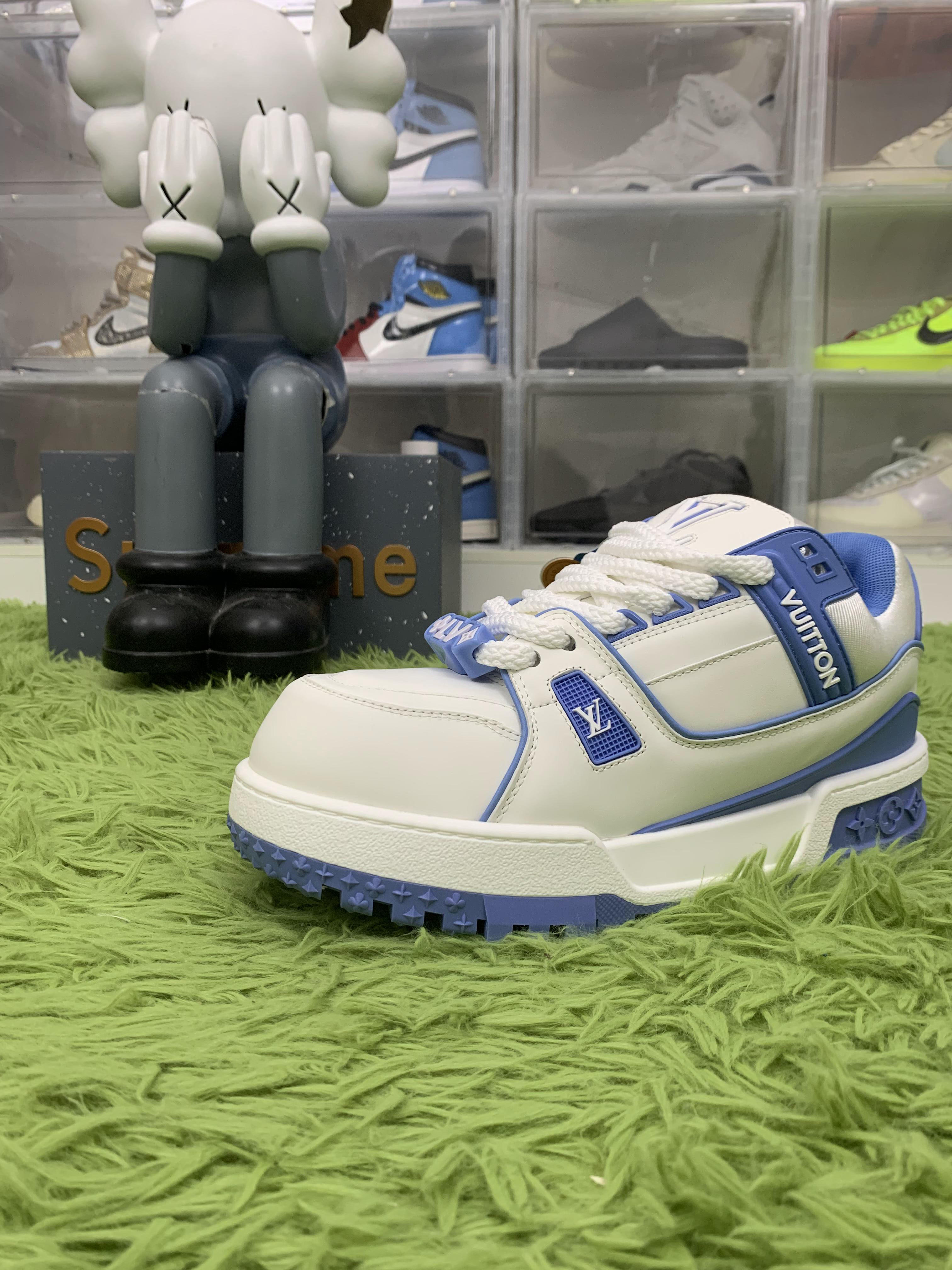 Louis Vuitton Trainer Maxi Sneaker in white/blue