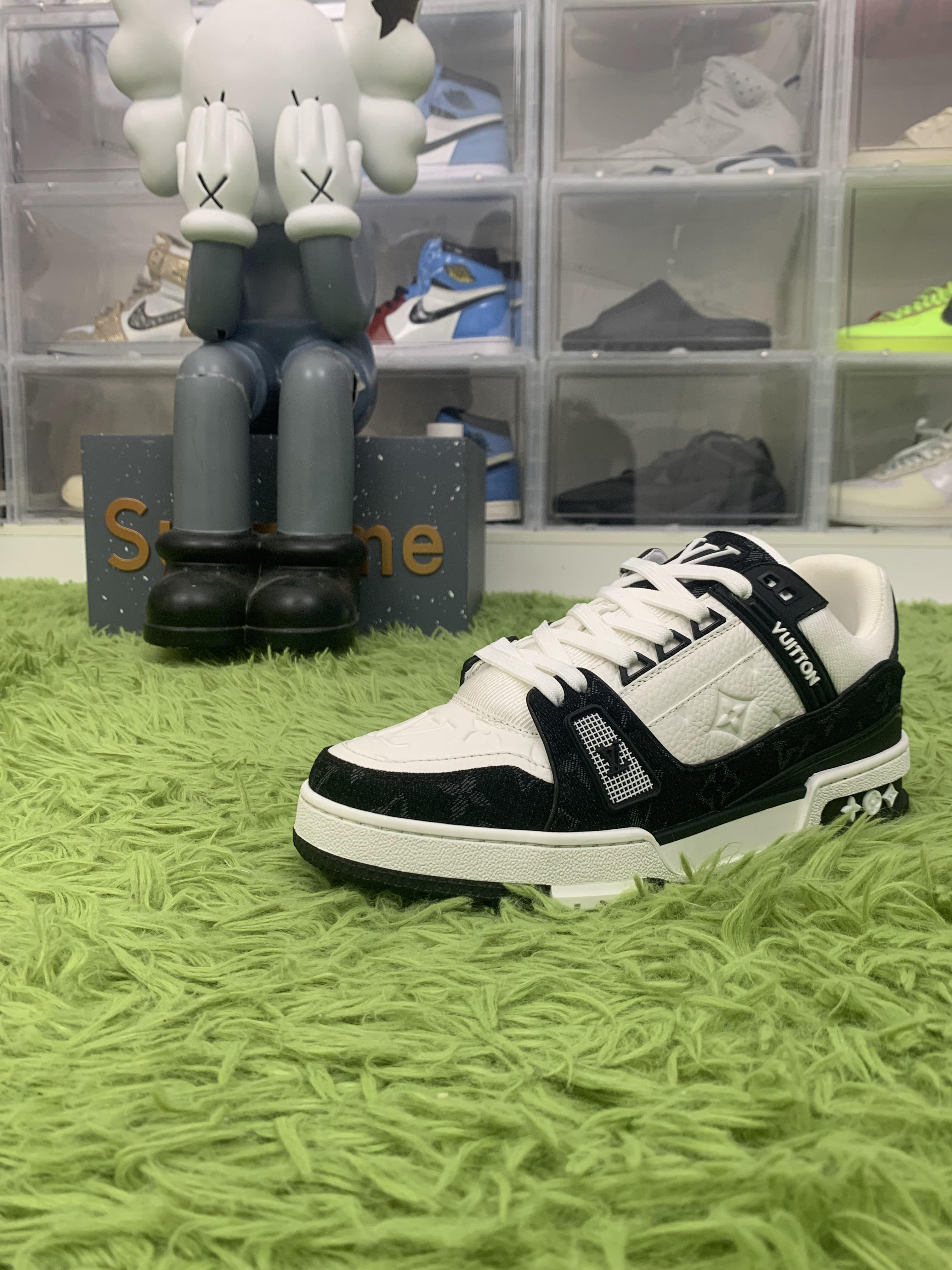 OG batch L*uis V*itton Trainer Denim Noir