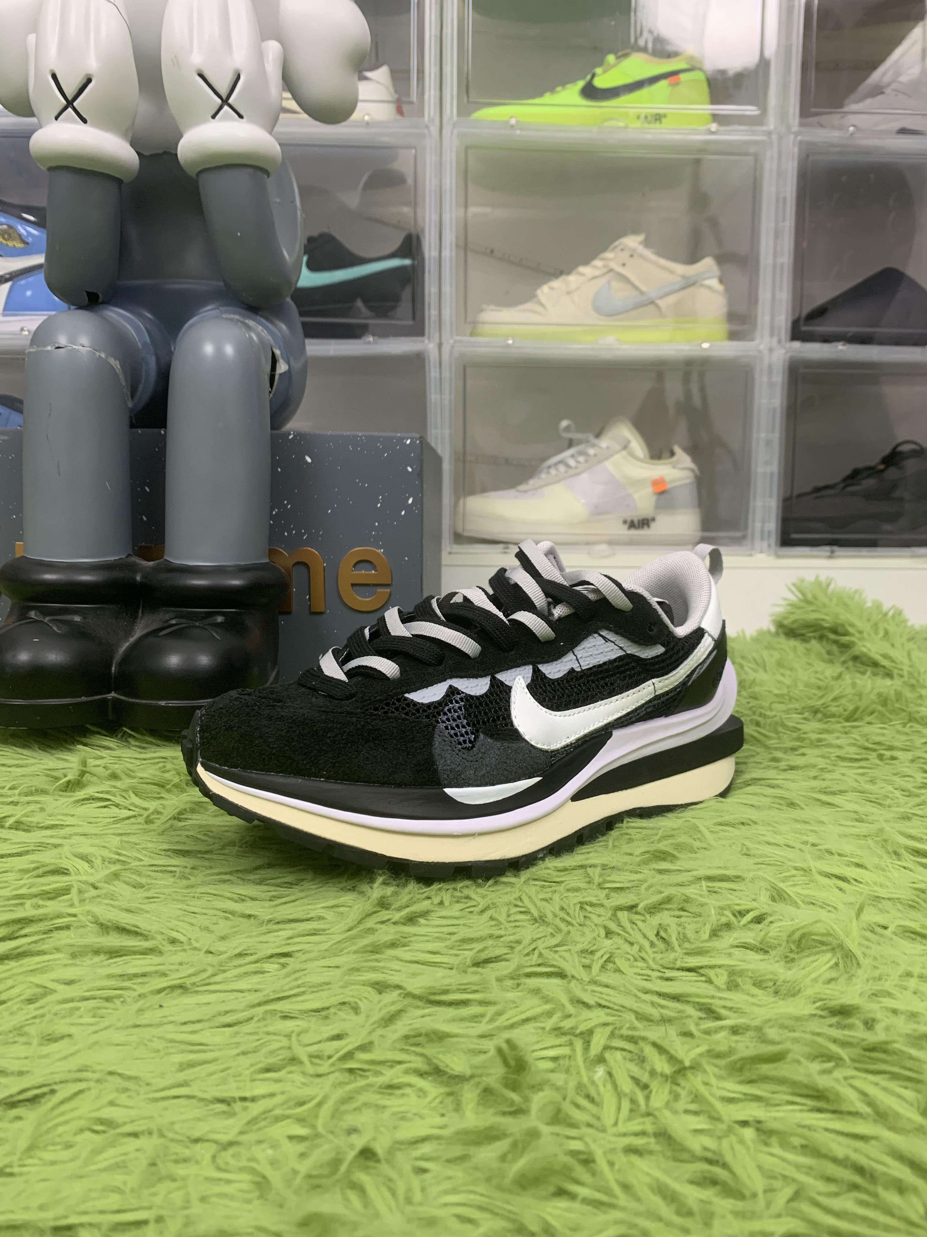 Nike Vaporwaffle sacai Black White