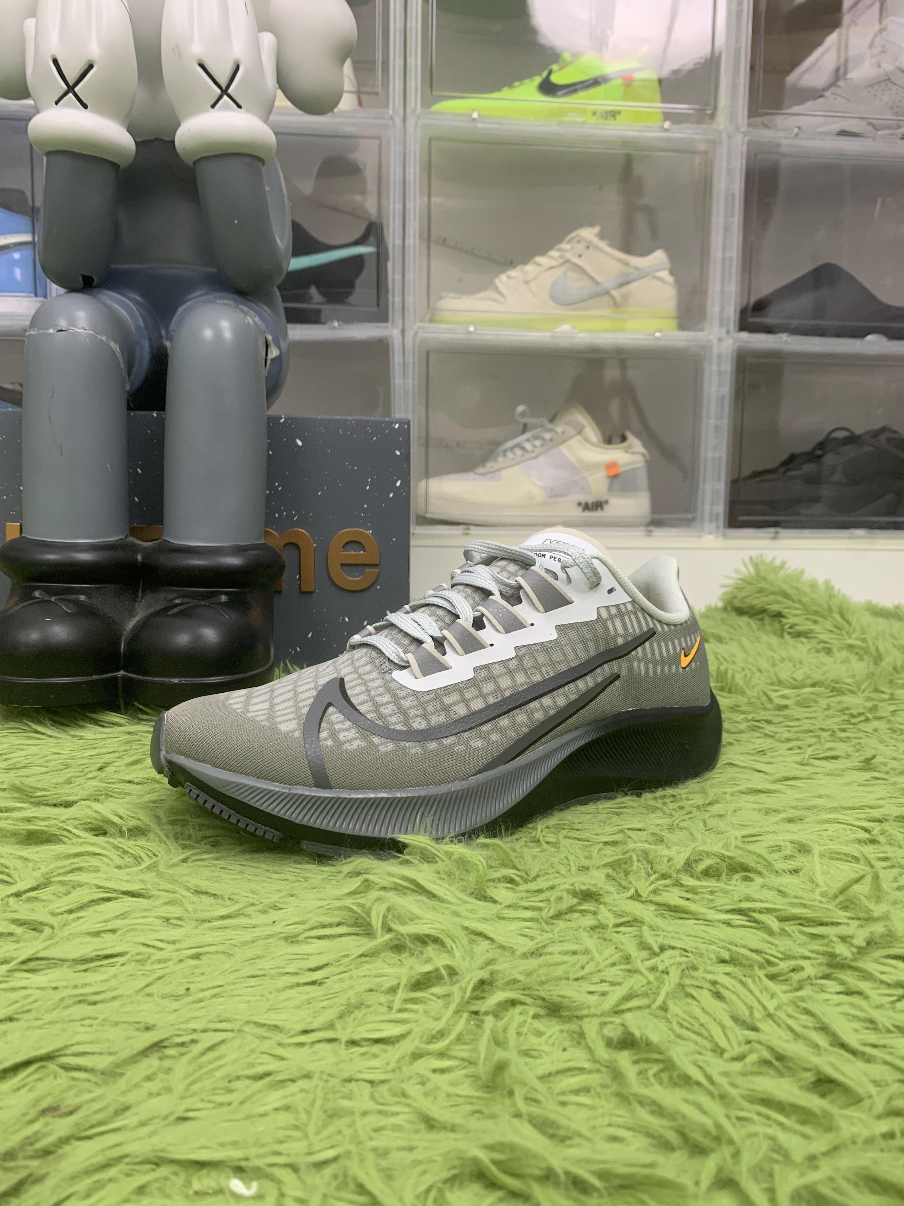Nike Air Zoom Pegasus 37 Shoe Grey/Black/Orange
