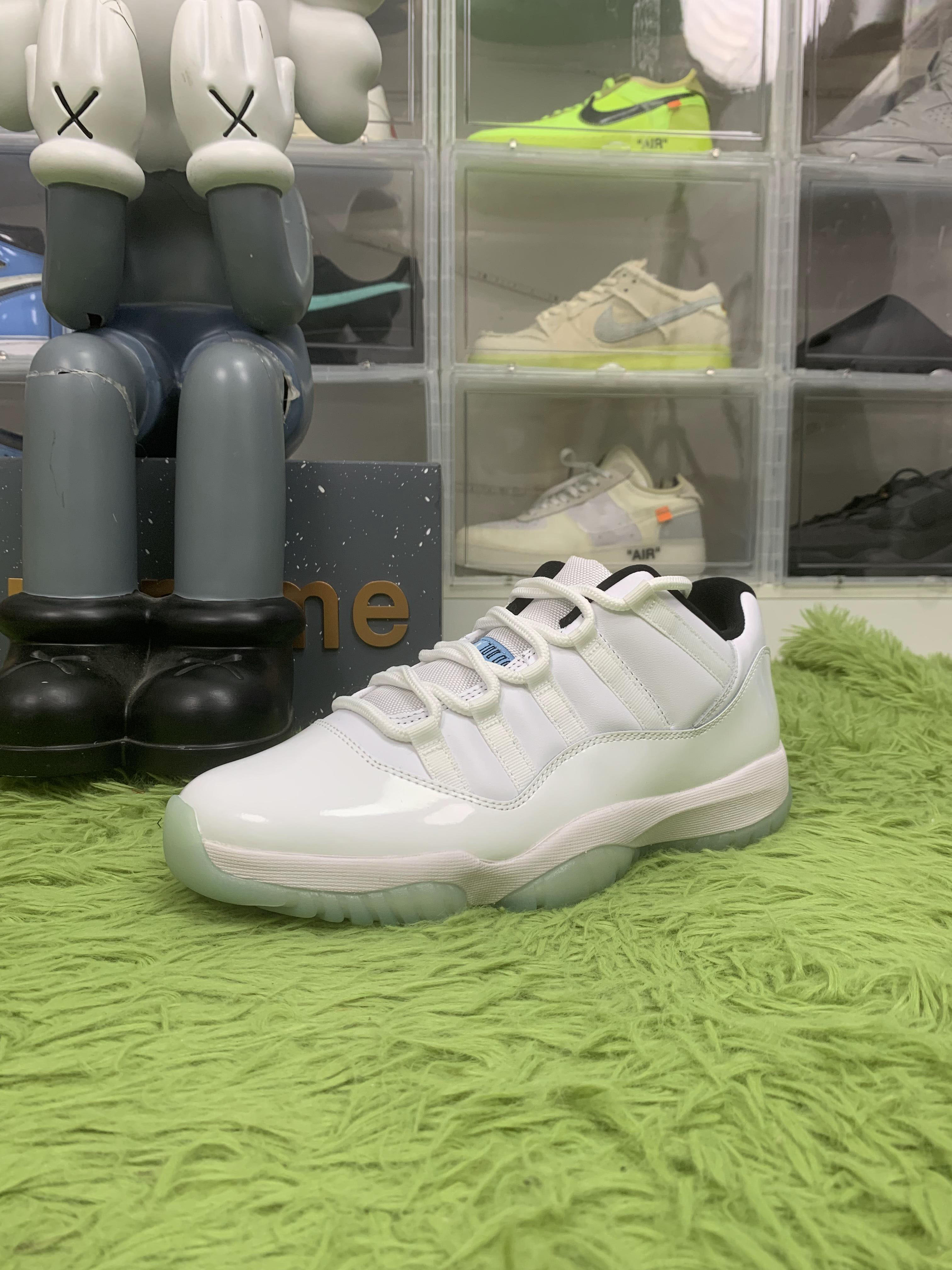 Jordan 11 Retro Low Legend Blue