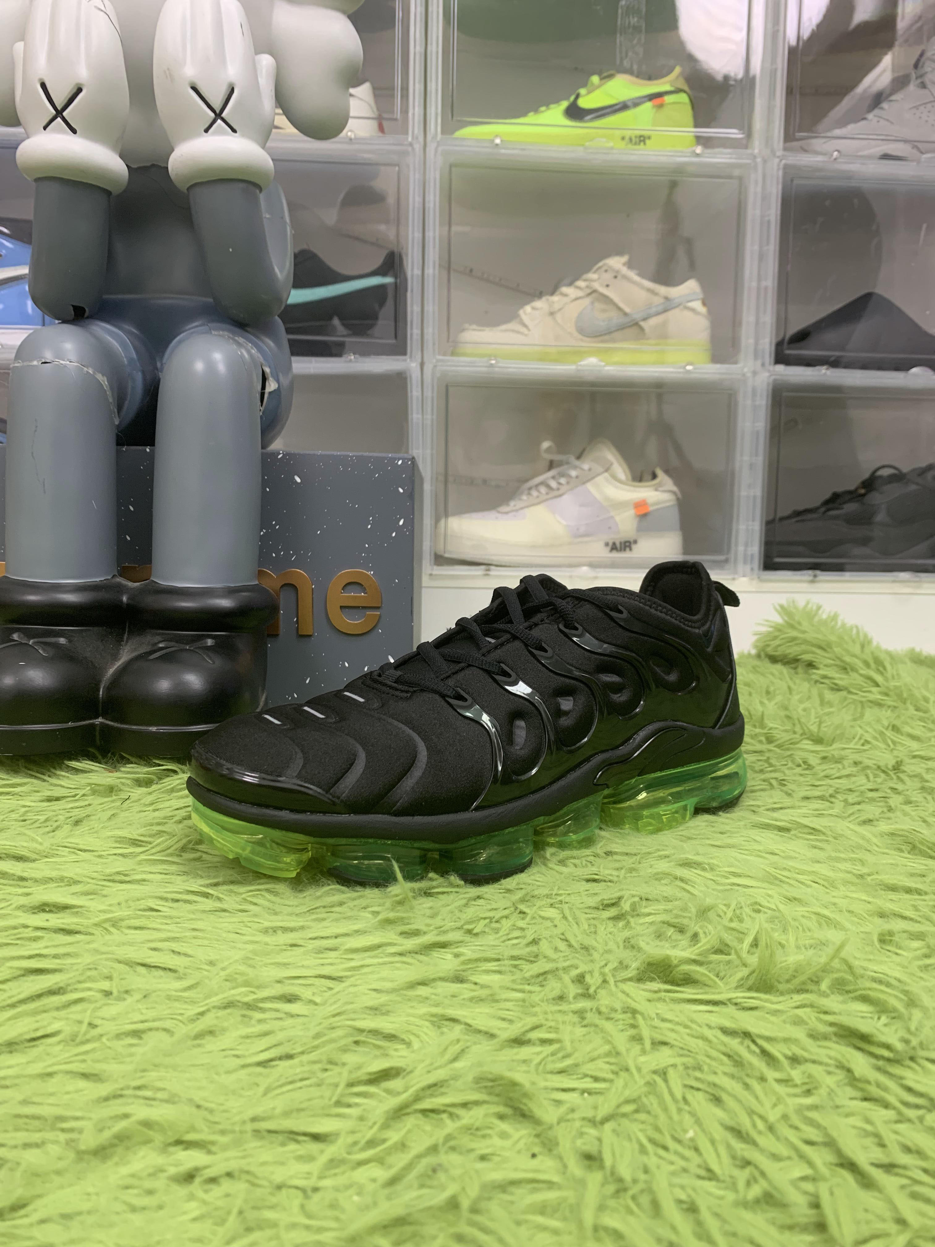 Nike Air VaporMax Plus 'Black Volt' 