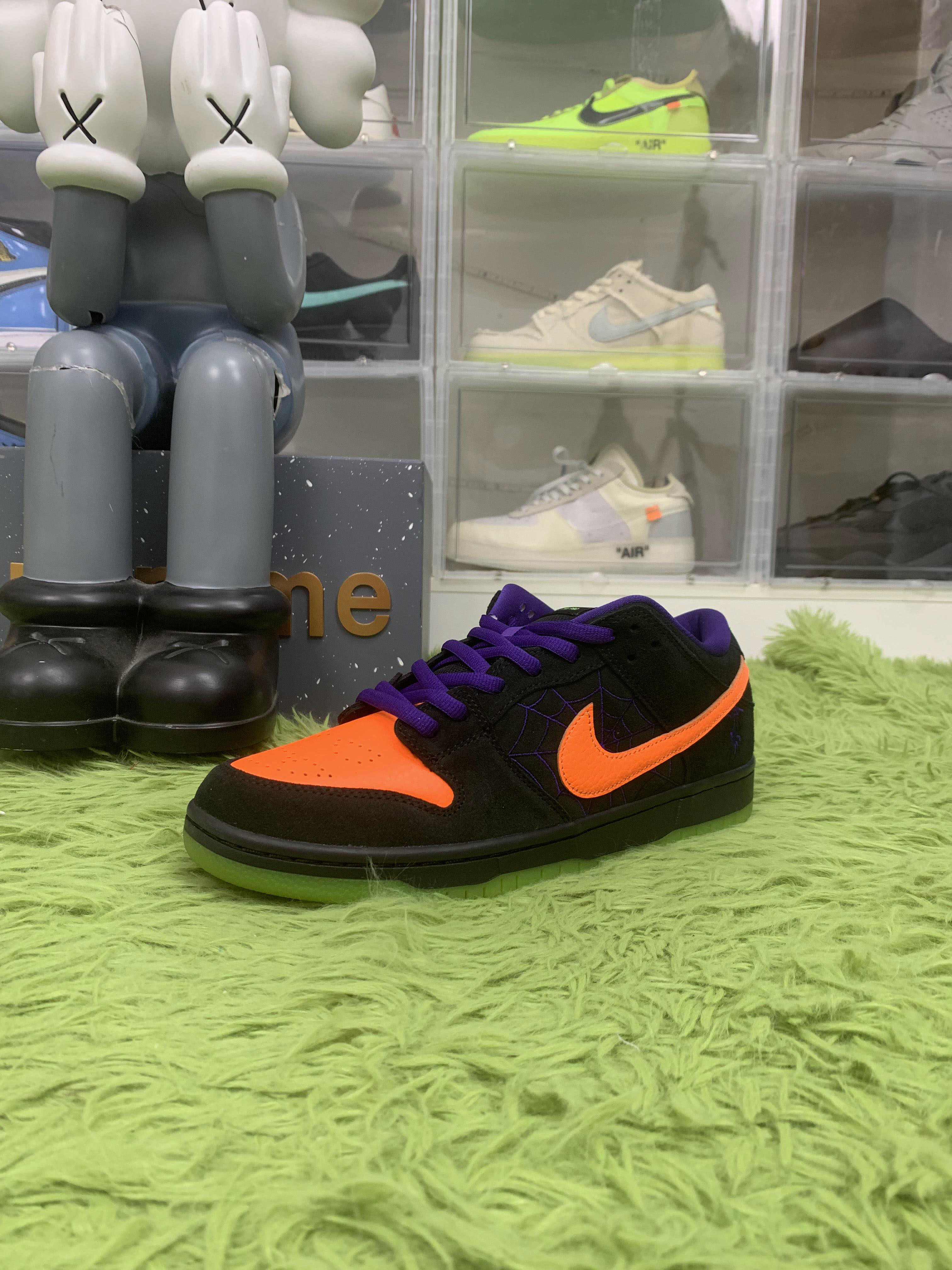 Nike SB Dunk Low Night of Mischief Halloween