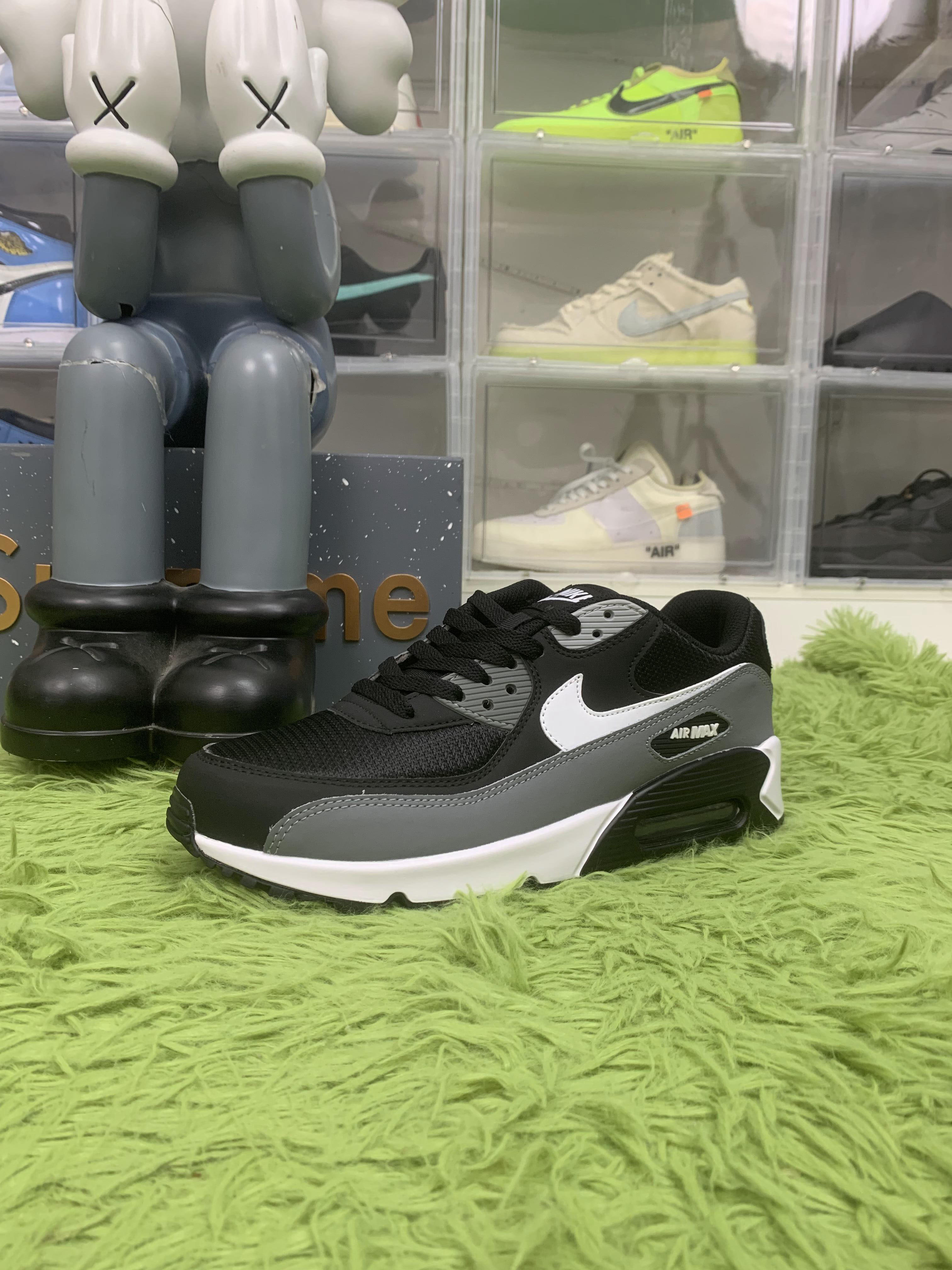 Nike Air Max 90 Essential 'Cool Grey'