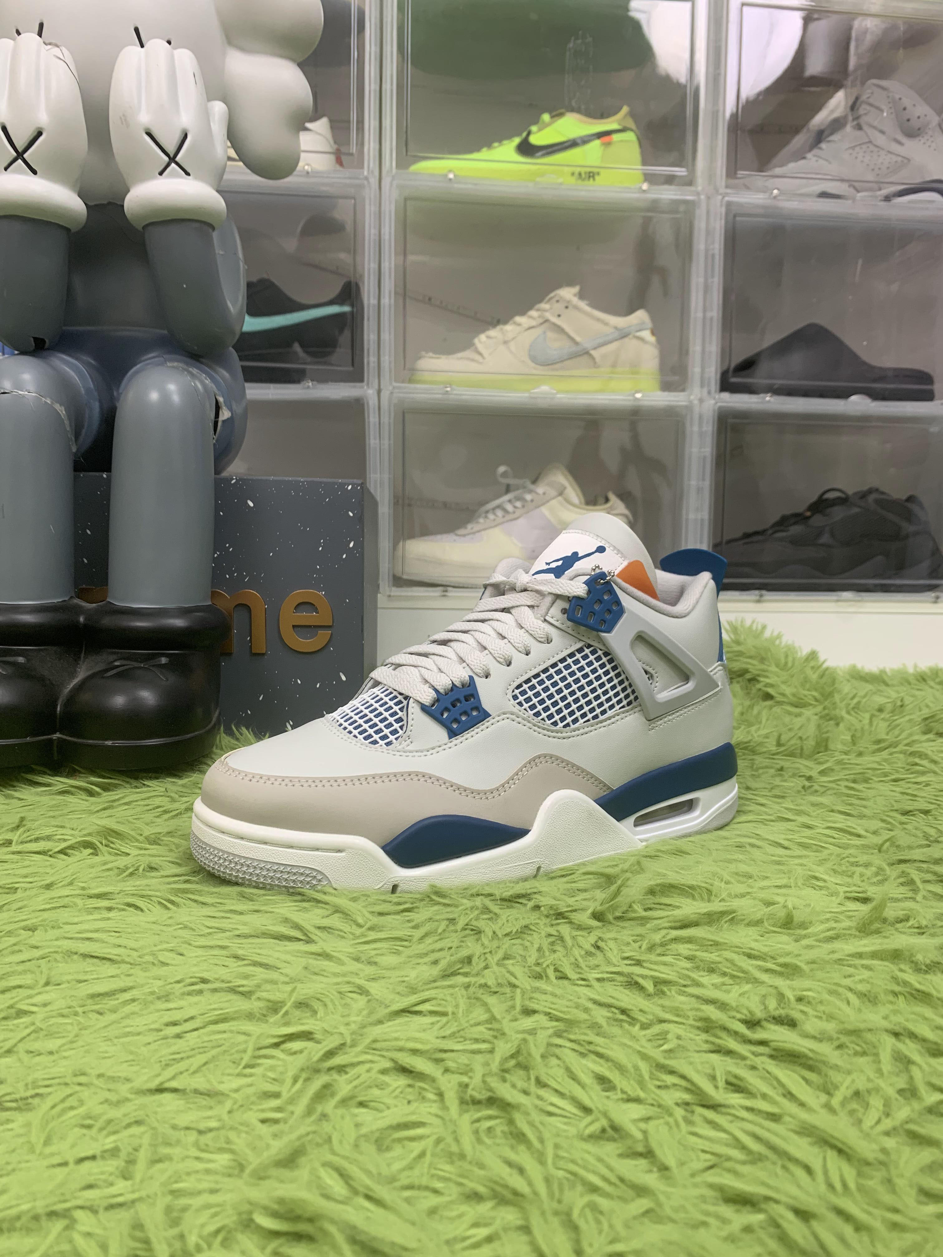 Air Jordan 4 Retro 'Military Blue' 2024