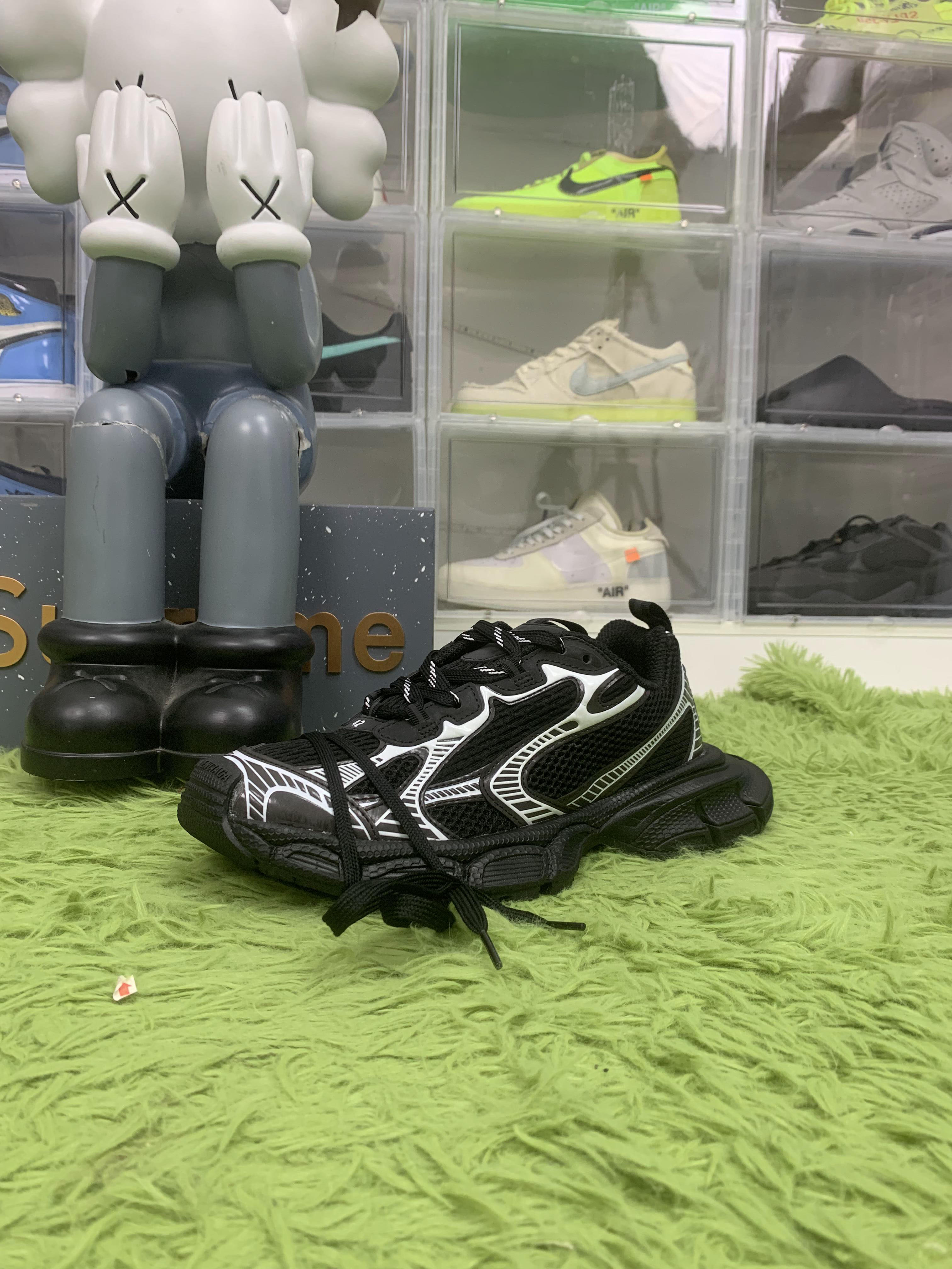 Balenciaga Balenciaga 3XL Sneaker in Black