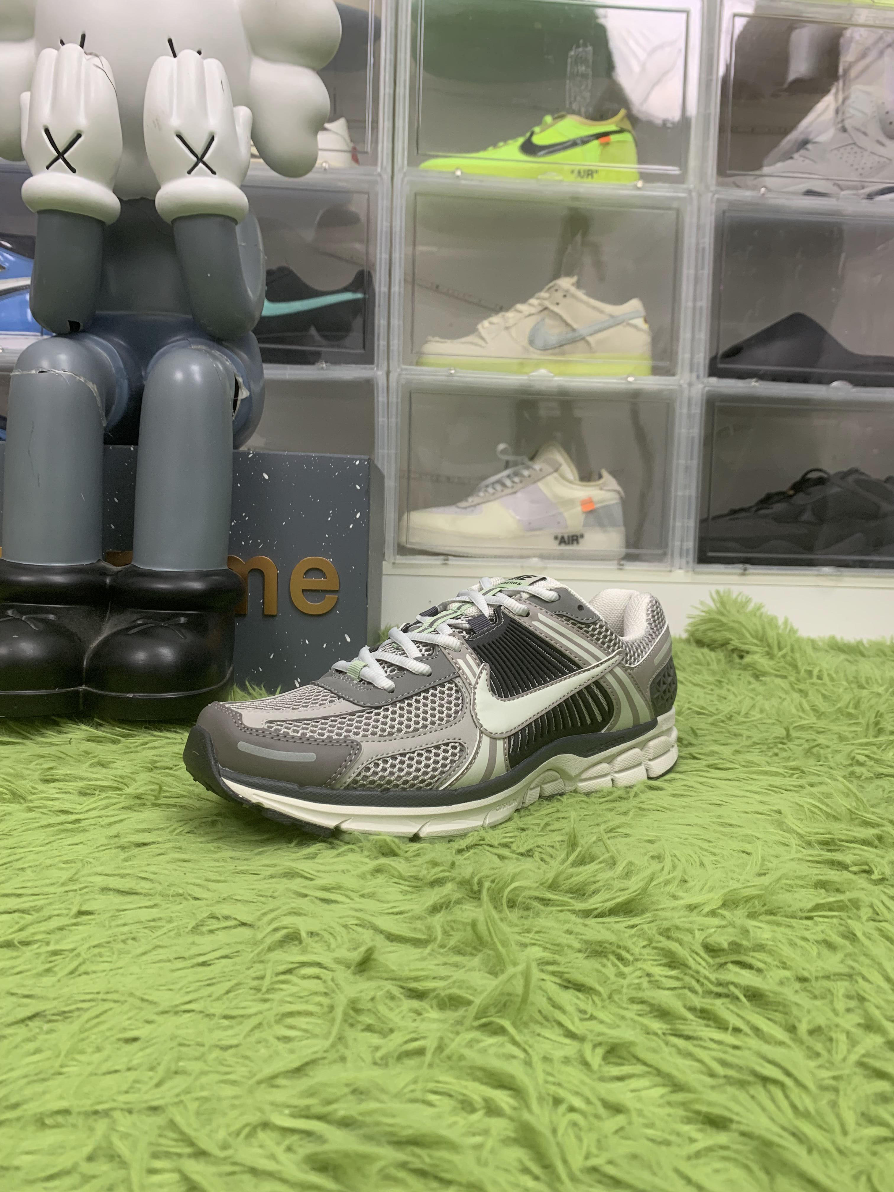 Nike Zoom Vomero 5 Cobblestone Flat Pewter